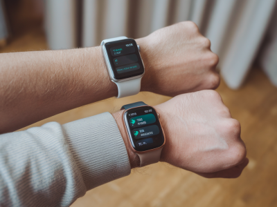 smartwatch‑akku retten: fünf einstellungen, die bei der apple watch und bei samsung wirklich helfen